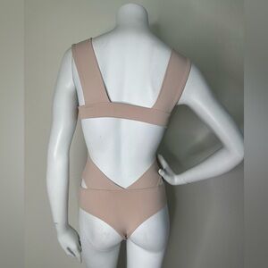 FREE PEOPLE INTIMATELY OH SHE’S STRAPPY BLUSH BACK CUT OUT SLEEVELESS BODYSUIT